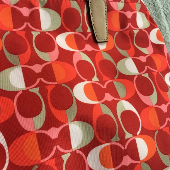 🎈🎉HP🎈🎉COACH SIGNATURE STRIPED VERMILLION DREAM C TOTE FABRIC w SILVER HARDWARE - Picture 5 of 13